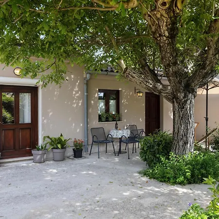 1 Bedroom Gorgeous In