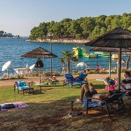 1 Bedroom Gorgeous In Apartamento Poreč